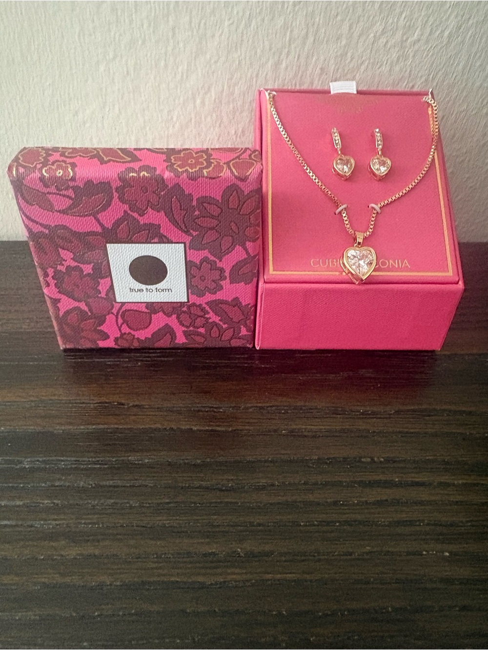 NEW True to Form Heart Pendant Necklace and Earring Set